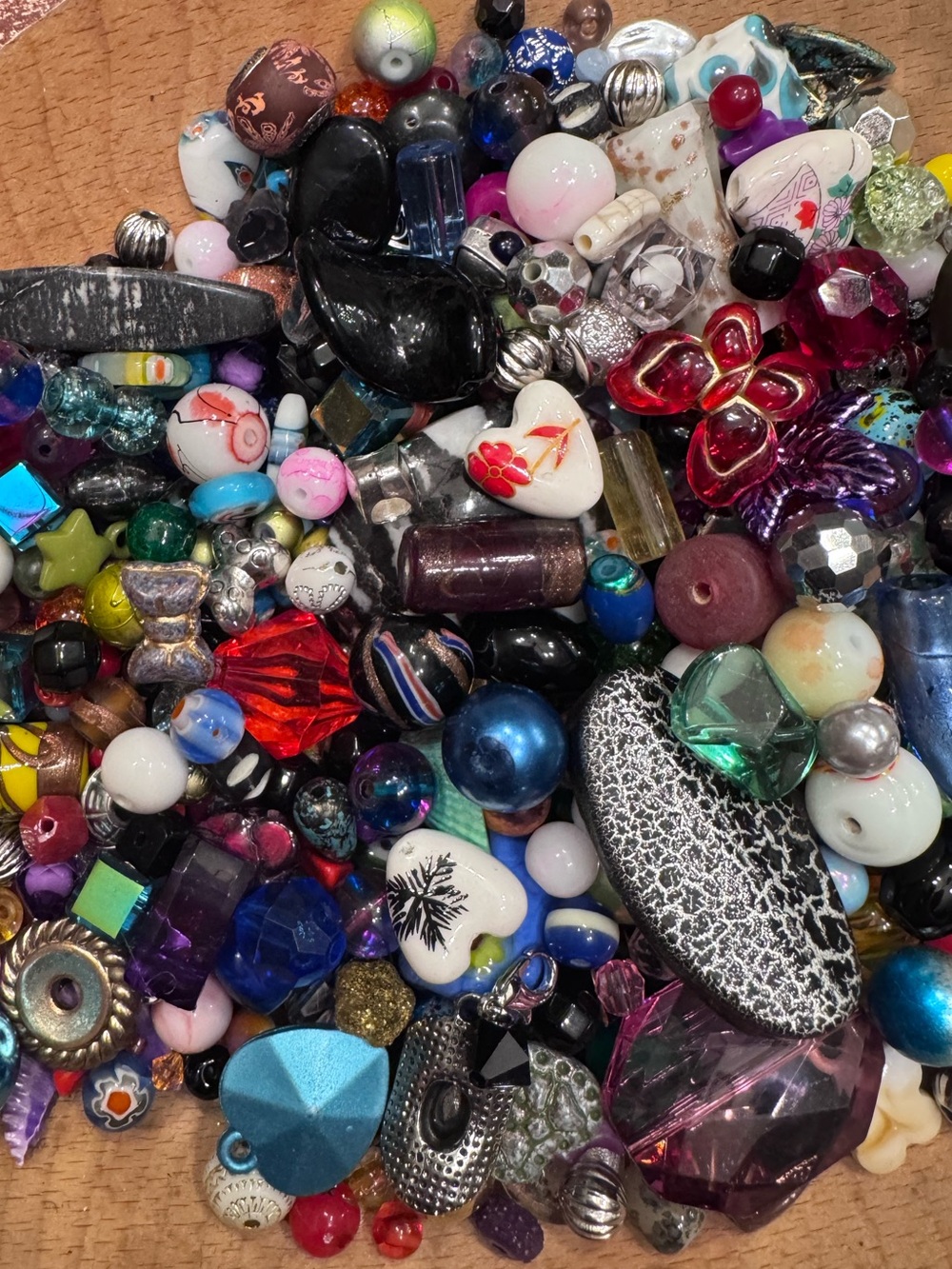 Curated chaos. 📿 Bead soup for YOU! 🥣 🎀 2+ LB!